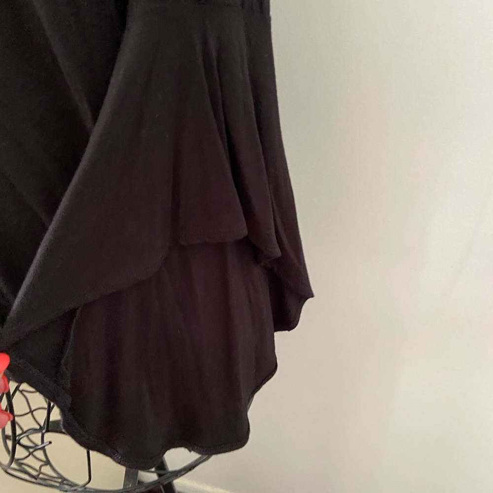 Top - Picture 2 of 4